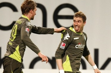Chorvatský fotbalista Werderu Brémy Ivan Klasnič (vpravo). Chorvatský fotbalista Werderu Brémy Ivan Klasnič (vpravo).