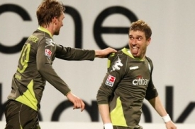 Chorvatsk&yacute; fotbalista Werderu Br&eacute;my Ivan Klasnič (vpravo).