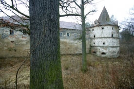 Způsob odškodnění církví mají poslanci najít do konce roku