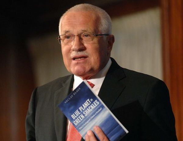 Prezident Klaus kritizoval americké kandidáty na prezidenta.