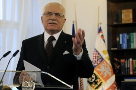 Václavu Klausovi se nelíbí výroky Schwarzenberga na jeho adresu.
