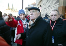 Mezi div&aacute;ky z&aacute;vodu v Praze byl i prezident V&aacute;clav Klaus.
