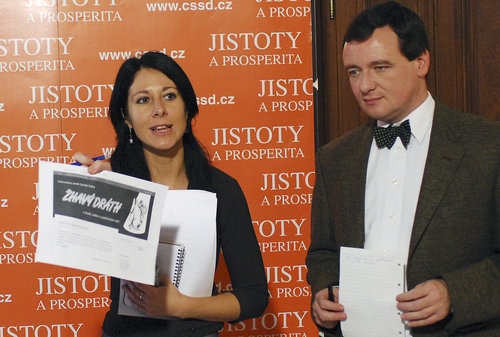Květa Kočová pomohla loni v lednu Rathovi představit jeho nový web.