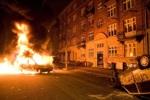 Ulice hlavního města Dánska opět ovládli demonstranti.