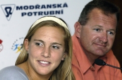 Nicole Vaidišová a nehrající kapitán Aleš Kodat (vpravo).