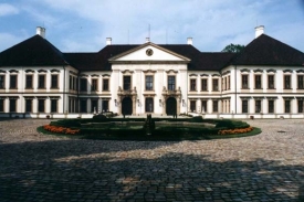 Zámek Koloděje.