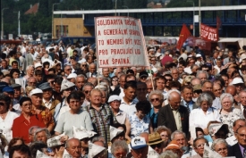 Nejkritičtěji hodnotí působení vlády voliči KSČM.
