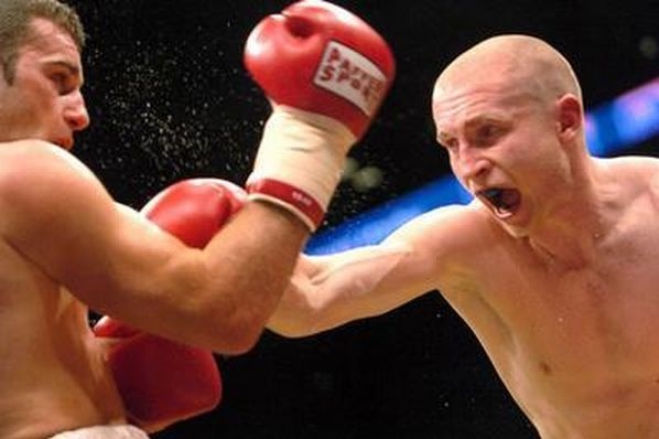 Boxer Lukáš Konečný (vpravo). Boxer Lukáš Konečný (vpravo).