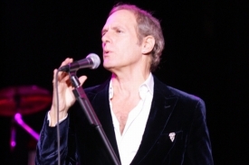 Michael Bolton zazp&iacute;val největ&scaron;&iacute; hity, zněl swing i &aacute;rie.