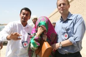 Jihokorejská rukojmí odváděná do bezpečí Jihokorejská rukojmí odváděná do bezpečí
