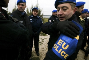 Nov&iacute; policist&eacute; EULEX nastupuj&iacute; misi v Kosovu.
