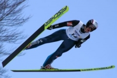 Nejlepším z českých skokkanů v prvním závodě letní Grand Prix byl Roman Koudelka, skončil třináctý.