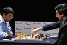 Dvě šachové osobnosti - Ánand a Kramnik. Dvě šachové osobnosti - Ánand a Kramnik.