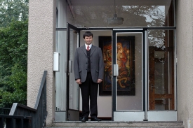Film Kráska v nesnázích zařadila ČT 1 na neděli večer.