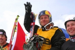 Tom&aacute;&scaron; Kraus (uprostřed)