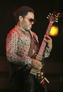 Lenny Kravitz vystoupí v Praze již potřetí.