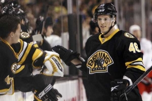 Daid Krejč&iacute; z t&yacute;mu Boston Bruins.