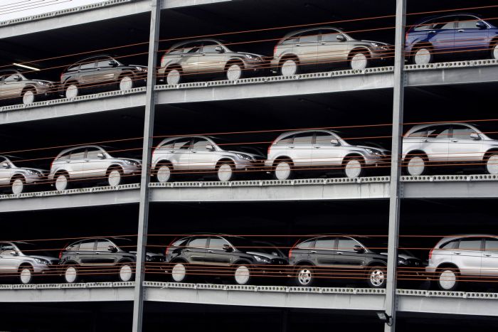 Krize masivně zasáhla automobilový průmysl.