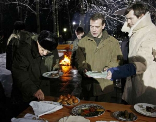 Piknik Medvěděva a Castra na mrazu v Zavidovu.