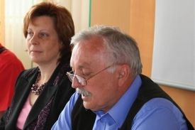 Vset&iacute;nsk&yacute; m&iacute;stostarosta Jarom&iacute;r Kudl&iacute;k vedle starostky Othov&eacute;.