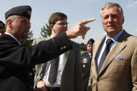 Luděk Kula (vlevo) s Jiřím Pospíšilem a Mirkem Topolánkem.