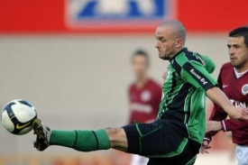 Marek Kulič ze Sparty (vpravo) a Lukáš Pleško z Příbrami.