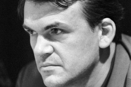 Milan Kundera na fotografii z roku 1967.