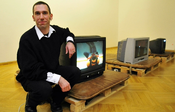 Laureát ceny prý ani nedoufal, že jeho dílo, porota pochopí. Laureát ceny prý ani nedoufal, že jeho dílo, porota pochopí.