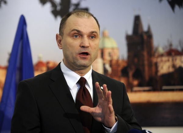 Ministr vnitra Ivan Langer kritizoval fotbalový svaz. Ministr vnitra Ivan Langer kritizoval fotbalový svaz.