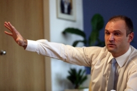 Ivan Langer hledá nového šéfa inspekce.