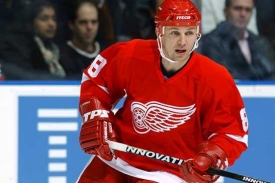 Igor Larionov v dresu Detroitu.