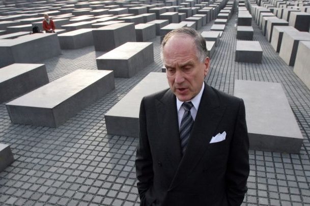 Ronald Lauder, který ovládá společnost CME. Ronald Lauder, který ovládá společnost CME.