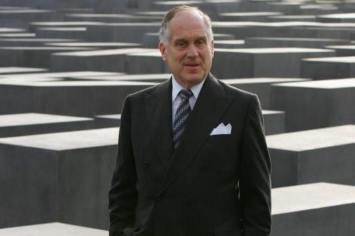 Americký miliardář Ronald Lauder.