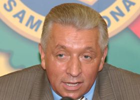 Andrzej Lepper, původce vládní krize a šéf Sebeobrany