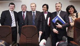 Šéfové pěti politických stran, autoři nového programu belgické vlády.