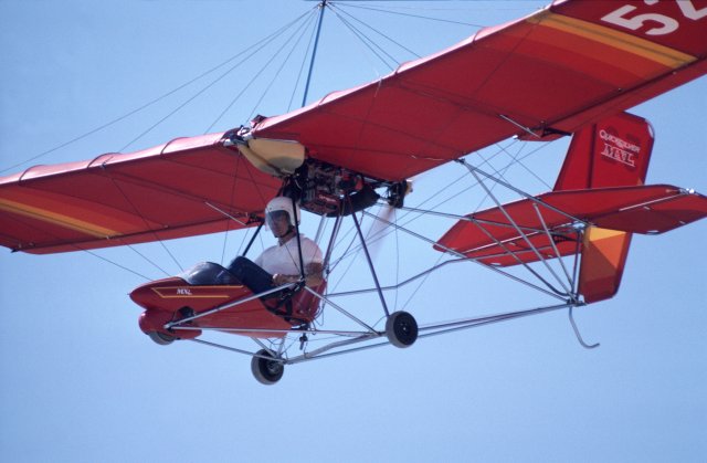 Pilot se zřejmě snažil přistát kvůli technickým problémům.