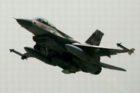 Izraelský letoun F-16D Izraelský letoun F-16D