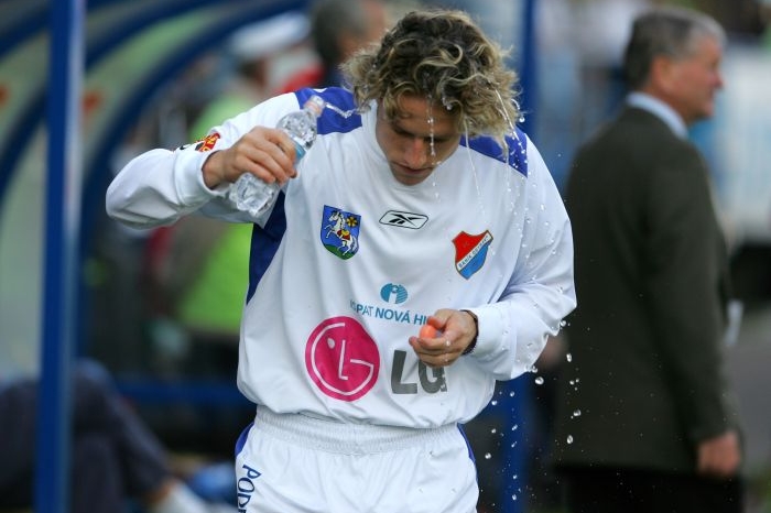 Předmět sporu - fotbalista Mario Lička. Předmět sporu - fotbalista Mario Lička.