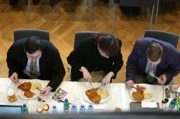 Lidovci na konferenci. Programové