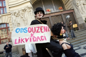 K čemu to divadlo?