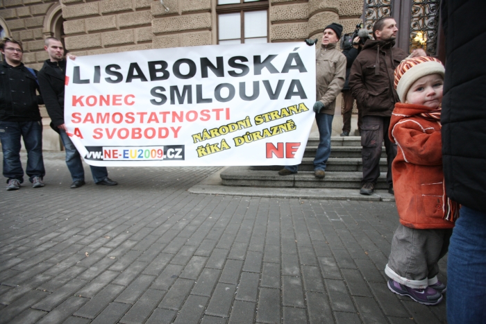 Debata o lisabonské smlouvě vypukne ve sněmovně 9. prosince.