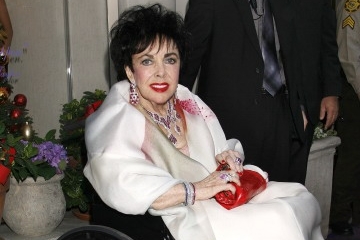 Liz Taylorová byla opět hospitalizována.