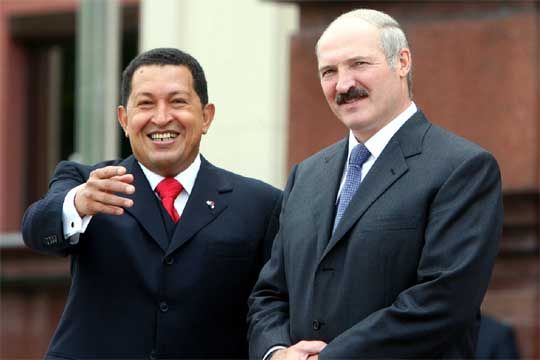 Ideologičtí spojenci a protivníci Strýčka Sama, Chávez a Lukašenko