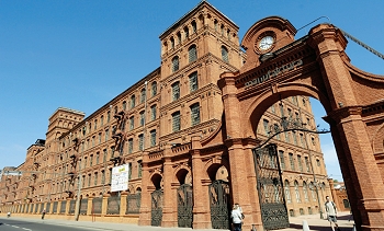 Dříve továrna, dnes třeba fitness nebo galerie. Manufaktura v Lodži. 