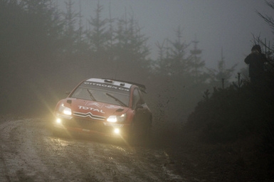 Sebastien Loeb si jede pro zápis do historie. Sebastien Loeb si jede pro zápis do historie.
