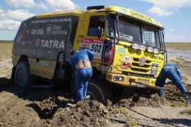 Tatrovka Ale&scaron;e Lopraise uv&iacute;zla v jihoamerick&eacute;m bahno.