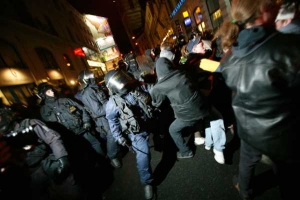 Potyčka anarchistů s policií ve Vodičkově ulici