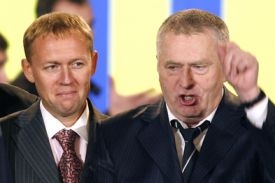 Andrej Lugovoj (vlevo) a Vladimir Žirinovskij