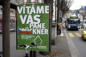 Tabule vítá českého reprezentačního kouče. Tabule vítá českého reprezentačního kouče.