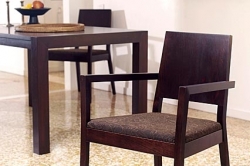 Cenu Grand Prix Mobitex získala židle TON od designéra Toma Kelleyho. Cenu Grand Prix Mobitex získala židle TON od designéra Toma Kelleyho.